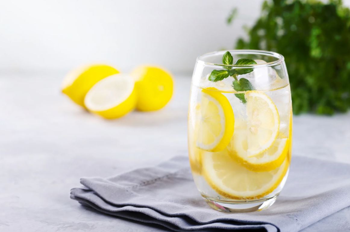 How Water Intake Affects Belly Fat Loss | Lemon Water